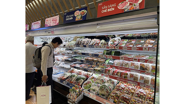 Les produits prêts-à-manger, prêts à cuire, produits surgelés de haute qualité sont les plus choisis par les clients dans le nouveau quartier de la ville de Binh Duong. Photo: congthuong.vn
