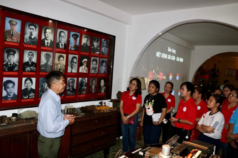 Les visiteurs au Musée sur les forces spéciales de Saigon-Gia Dinh. Photo : Fb du Musée sur les forces spéciales de Saigon-Gia Dinh Les visiteurs au Musée sur les forces spéciales de Saigon-Gia Dinh. Photo : Fb du Musée sur les forces spéciales de Saigon-Gia Dinh