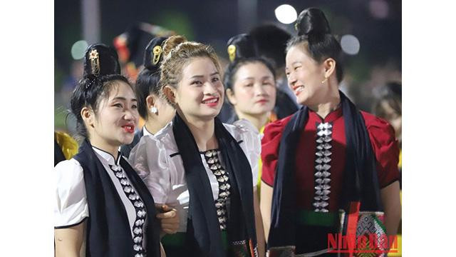 Les jeunes Thái. Photo : NDEL. Les jeunes Thái. Photo : NDEL.