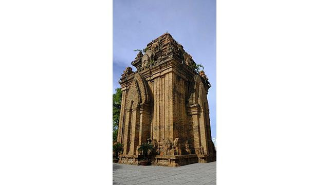 Vue de l’arrière des Tours. Photo : VNA. Vue de l’arrière des Tours. Photo : VNA.