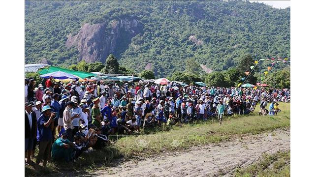 L'événement a attiré des milliers de visiteurs et d’habitants locaux. Photo : VNA. L'événement a attiré des milliers de visiteurs et d’habitants locaux. Photo : VNA.