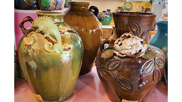 Produits de cémarique du village de poterie de Thanh Hà. Photo : kinhtedothi.vn