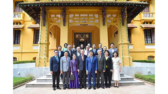 Le vice-ministre Nguyên Minh Vu et la délégation de l’Association d’Amitié Thaïlande - Vietnam. Photo : baoquocte.vn Le vice-ministre Nguyên Minh Vu et la délégation de l’Association d’Amitié Thaïlande - Vietnam. Photo : baoquocte.vn
