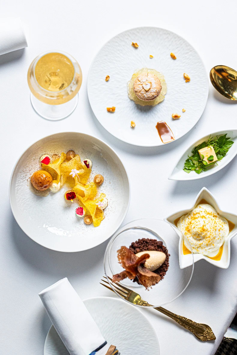 La Maison 1888 sert non seulement une cuisine haut de gamme, mais offre également un espace et une expérience culinaires élégants. Photo : nhandan.vn La Maison 1888 sert non seulement une cuisine haut de gamme, mais offre également un espace et une expérience culinaires élégants. Photo : nhandan.vn