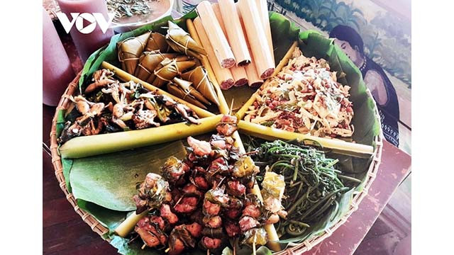 Le projet témoigne de notre engagement à rechercher et à développer des techniques culinaires de longue date du Vietnam. Photo d'illustration: VOV Le projet témoigne de notre engagement à rechercher et à développer des techniques culinaires de longue date du Vietnam. Photo d'illustration: VOV