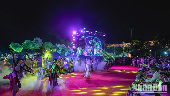 Un espace présentant les produits OCOP liés à la culture des provinces montagneuses du Nord. Photo : nhandan.vn Un espace présentant les produits OCOP liés à la culture des provinces montagneuses du Nord. Photo : nhandan.vn