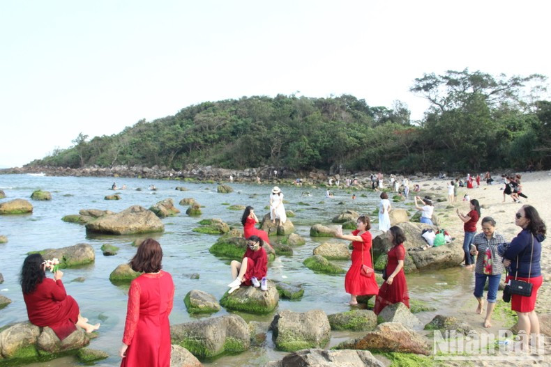 Nam Ô offre une beauté rare et unique qui charme les habitants et les visiteurs. Photo: NDEL Nam Ô offre une beauté rare et unique qui charme les habitants et les visiteurs. Photo: NDEL