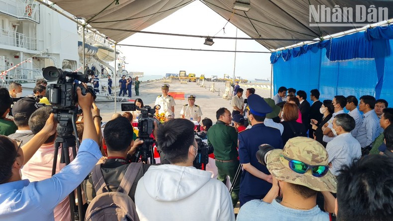 Lors de la conférence de presse afin de fournir l’agenda du navire à Da Nang. Photo: NDEL Lors de la conférence de presse afin de fournir l’agenda du navire à Da Nang. Photo: NDEL