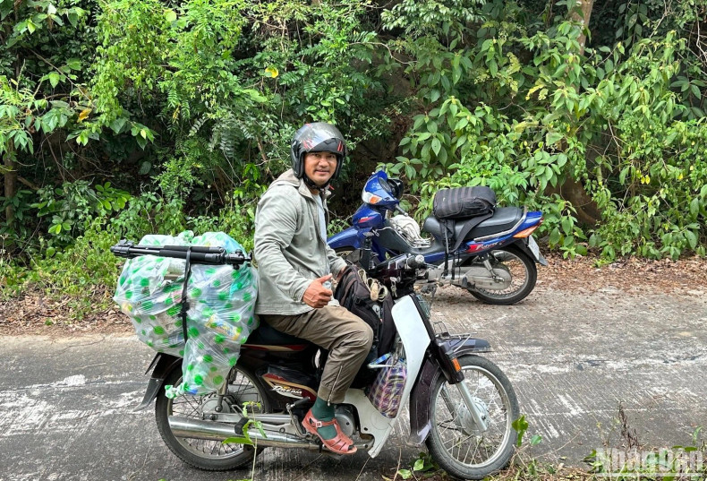 Dao Dang Công Trung, ambassadeur de l'environnement marin. Photo : nhandan.vn Dao Dang Công Trung, ambassadeur de l'environnement marin. Photo : nhandan.vn