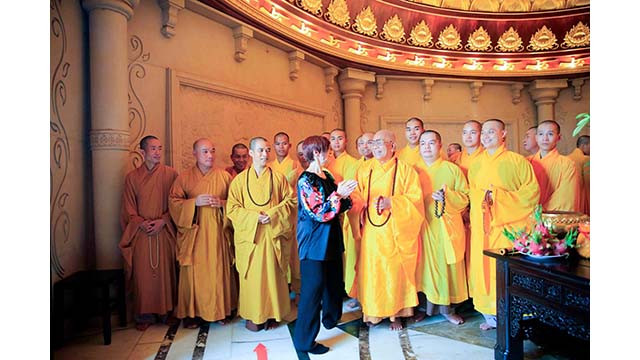 Entretien avec des bonzes. Photo : baoquocte.vn Entretien avec des bonzes. Photo : baoquocte.vn