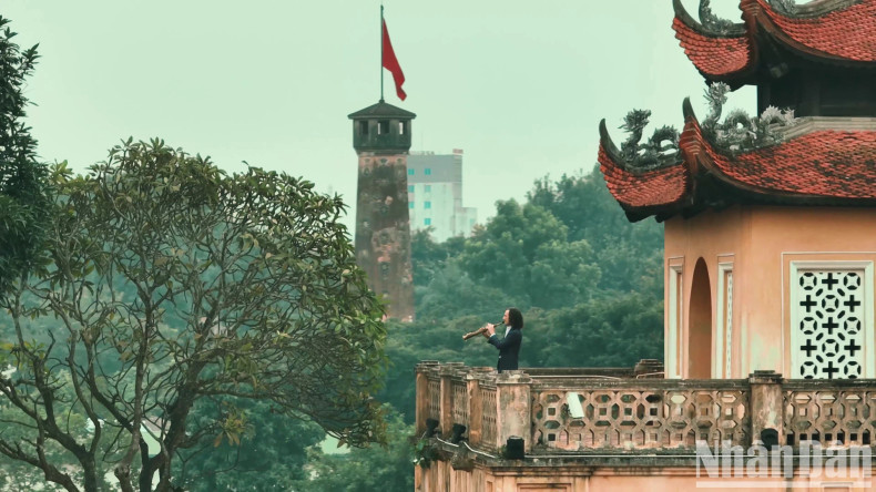 La Tour de drapeau est l'une des œuvres architecturales de la zone de la citadelle de Hanoi qui est restée intacte jusqu'à ce jour. Photo : nhandan.vn