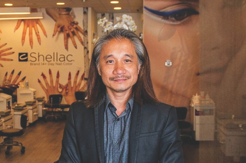 Le roi de la manucure, Charlie Tôn Quy. Photo : CTV/CVN. Le roi de la manucure, Charlie Tôn Quy. Photo : CTV/CVN.