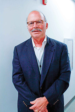 James Borton est journaliste, chercheur supérieur à l'Institut de politique étrangère de l'Université Johns Hopkins et auteur du livre « Dispatches from the South China Sea: Navigating to Common Ground ». Photo : baoquocte.vn