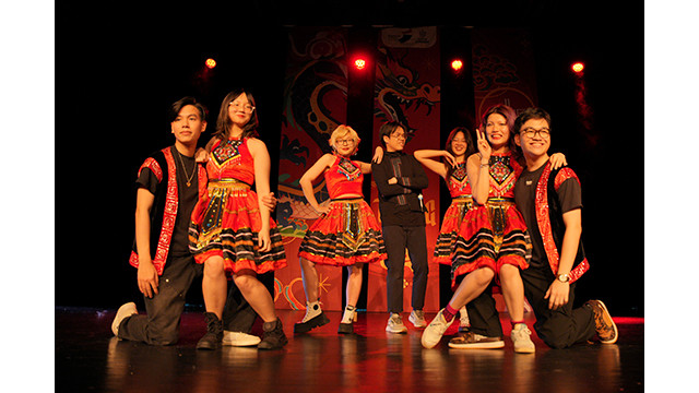 Des performances splendides et bien colorées pour but de promouvoir la musique vietnamien. Photo : Dào Hoàng, Nguyên Anh/Journal Nhân Dân.