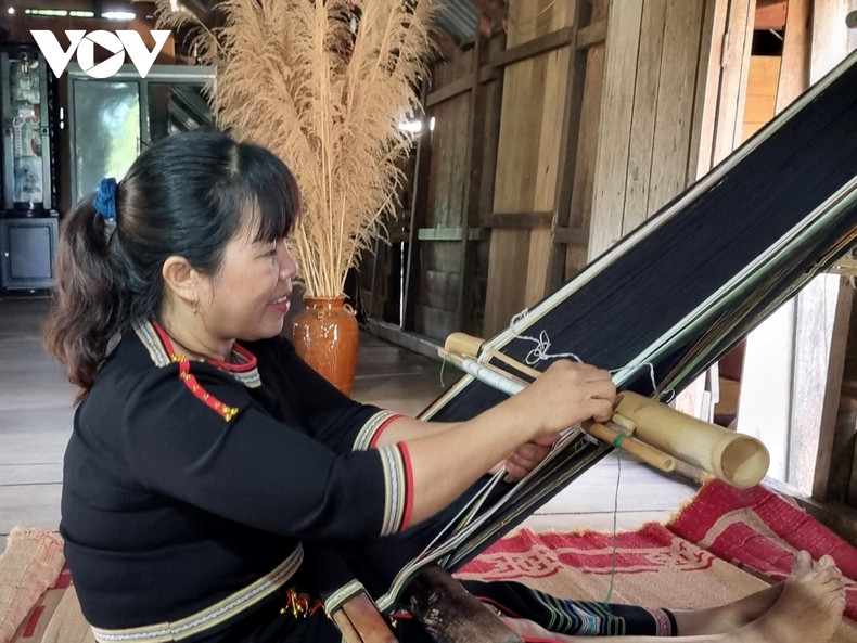 Le tourisme communautaire contribue à sensibiliser à la préservation et à la promotion des valeurs des cultures traditionnelles uniques des ethnies minoritaires. Photo: VOV Le tourisme communautaire contribue à sensibiliser à la préservation et à la promotion des valeurs des cultures traditionnelles uniques des ethnies minoritaires. Photo: VOV