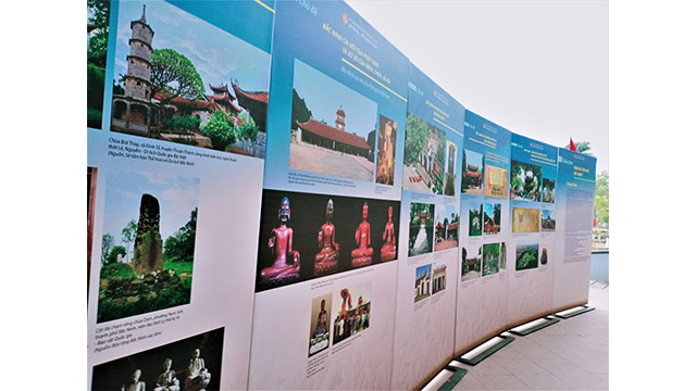 Exposition sur le bouddhisme au Musée provincial de Bac Ninh. Photo : Minh Minh/NDEL. Exposition sur le bouddhisme au Musée provincial de Bac Ninh. Photo : Minh Minh/NDEL.