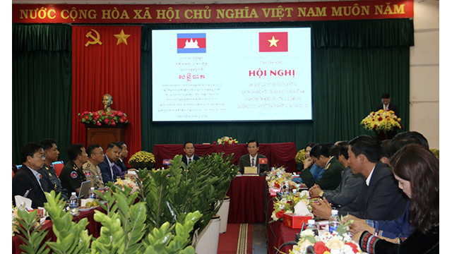 Les autorités de la province de Dak Nông et de la province de Mondulkiri (Cambodge) ont tenu une conférence pour évaluer les résultats de la mise en œuvre de l'Accord de coopération au développement socio-économique entre les deux provinces. Photo : daknong.gov.vn
