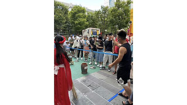 Le jeu fléchettes. Photo : thoidai.com.vn Le jeu fléchettes. Photo : thoidai.com.vn