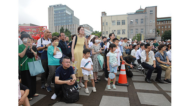 Le gouverneur de la préfecture de Kanagawa apprécie les marionnettes sur l’eau vietnamiennes ảnh 12 Le gouverneur de la préfecture de Kanagawa apprécie les marionnettes sur l’eau vietnamiennes ảnh 12