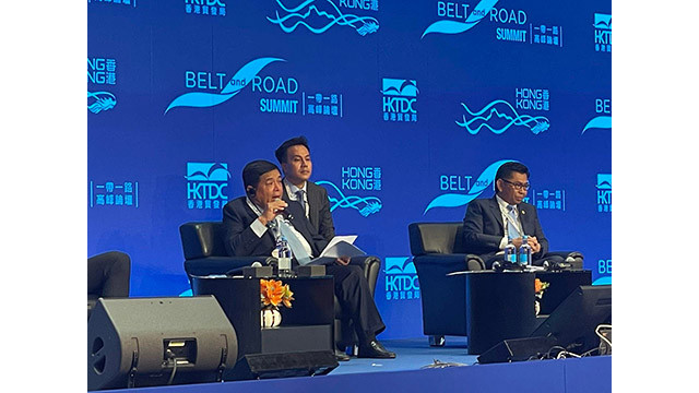 Le ministre du Plan et de l'Investissement du Vietnam, Nguyên Chi Dung, s'exprime lors de la séance de débats sur le thème « L'Initiative la Ceinture et la Route – un catalyseur pour la coopération et le développement régionaux ». Photo : hanoimoi.vn