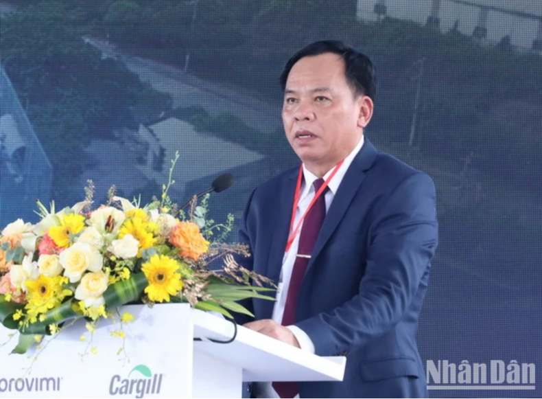 Le président par intérim du comité populaire de la province de Dông Nai s'exprime lors de la cérémonie de mise en service de l'usine. Photo : NDEL. Le président par intérim du comité populaire de la province de Dông Nai s'exprime lors de la cérémonie de mise en service de l'usine. Photo : NDEL.