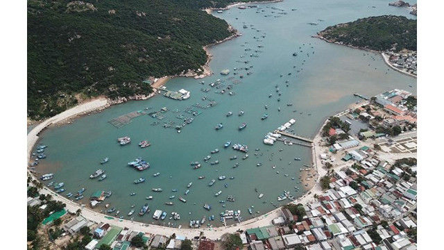 Panorama de la baie de Vinh Hy à Ninh Thuân. Photo : Vietnam+
