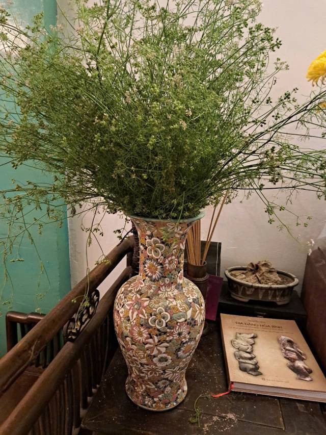 L'espace riche en culture vietnamienne dans la maison décorée par les fils de Mme Nguyên Nga. L'espace riche en culture vietnamienne dans la maison décorée par les fils de Mme Nguyên Nga.