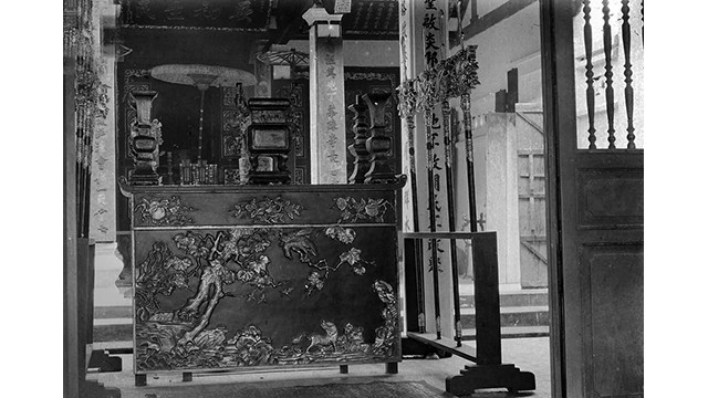 Les objets de cultes très finement sculptés. Photo : petrotimes.vn Les objets de cultes très finement sculptés. Photo : petrotimes.vn