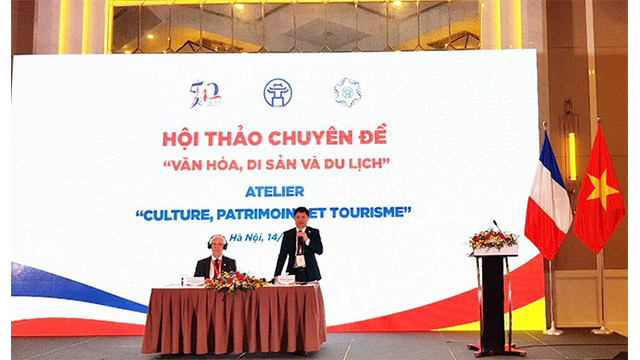 La conférence Culture, patrimoine et tourisme » était co-présidé par le vice-président permanent de la province de Thua Thiên Huê, le maire adjoint de la ville française de Toulouse, Jean-Claude Dardelet, qui est également vice-président de la Communauté urbaine de Toulouse. Photo : thuthienhue.gov.vn