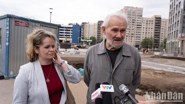 L'architecte Anatoly Chernov et sa fille, qui est aussi sa collègue. Photo : NDEL.