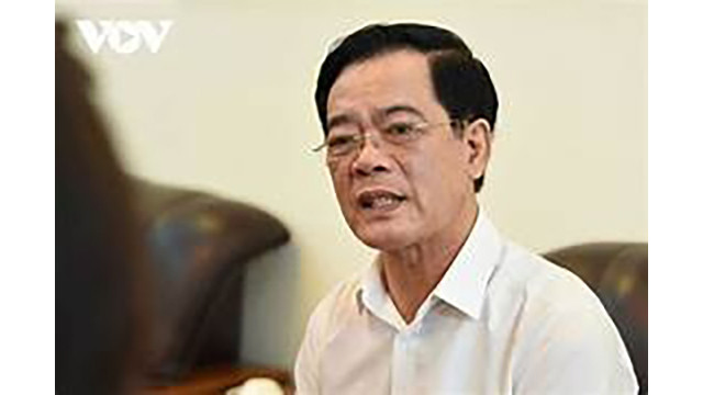 Le docteur Nhi Lê, ancien rédacteur en chef adjoint de la Revue communiste. Photo : VOV. Le docteur Nhi Lê, ancien rédacteur en chef adjoint de la Revue communiste. Photo : VOV.