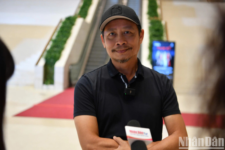 Le réalisateur Pham Hoàng Nam. Photo : nhandan.vn Le réalisateur Pham Hoàng Nam. Photo : nhandan.vn