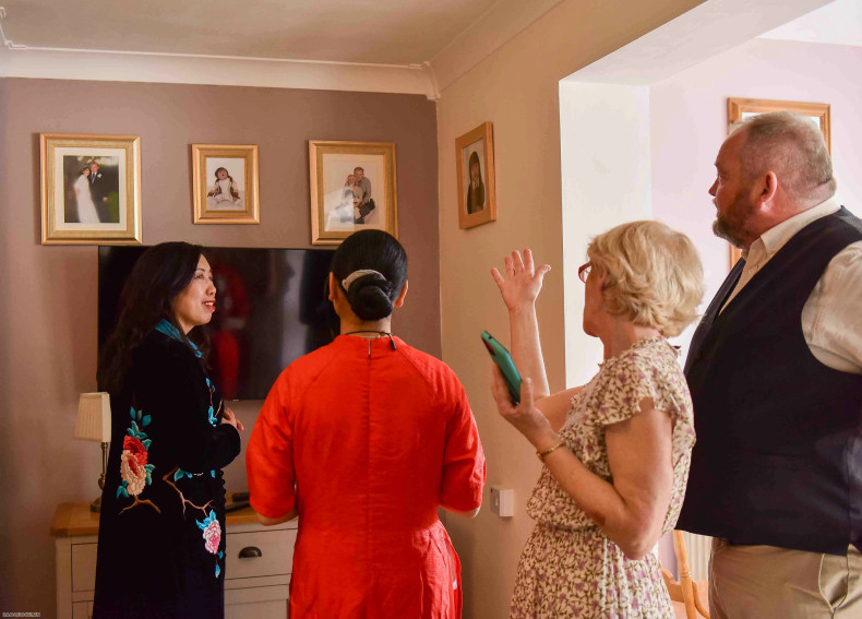 Des activités d’échanges entre les peuples, de culture, d’éducation et de tourisme contribuent à renforcer la compréhension mutuelle et l’amitié entre les peuples des deux pays. Photo: baoquocte.vn Des activités d’échanges entre les peuples, de culture, d’éducation et de tourisme contribuent à renforcer la compréhension mutuelle et l’amitié entre les peuples des deux pays. Photo: baoquocte.vn