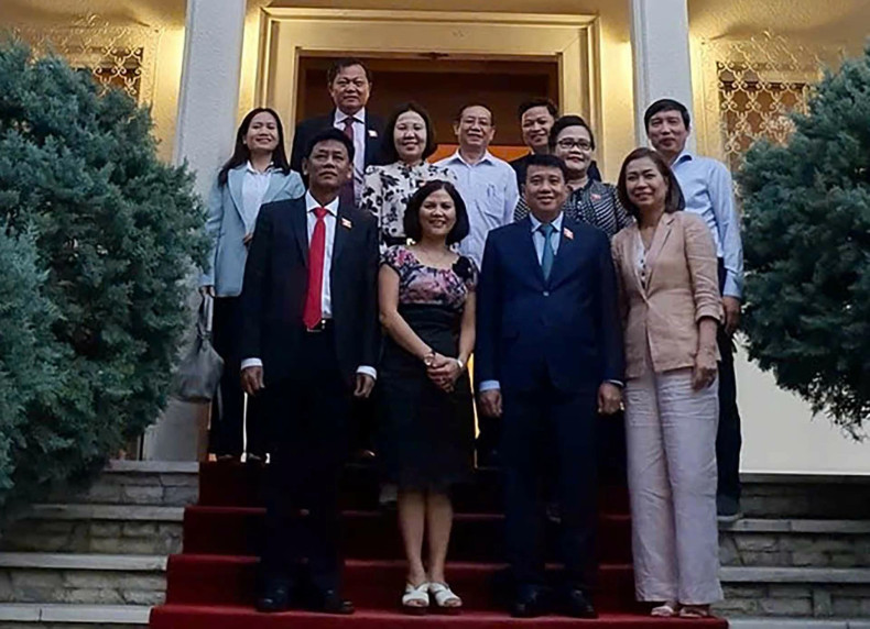 La délégations vietnamienne travaille avec l'ambassade du Vietnam en Grèce. Photo: baoquocte.vn