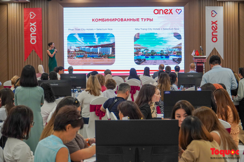 La conférence de promotion touristique pour le marché du Kazakhstan et des pays de la CEI tenue le 9 octobre: Photo : toquoc.vn La conférence de promotion touristique pour le marché du Kazakhstan et des pays de la CEI tenue le 9 octobre: Photo : toquoc.vn