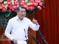 Le Premier ministre Le Minh Hung travaille avec le Comité permanent du Comité du Parti de la province de Vinh Long. Photo : VNA.