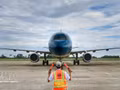 Vietnam Airlines collabore avec des partenaires nationaux et internationaux pour utiliser ce carburant sur des lignes intérieures et internationales. Photo : VNA.