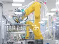 Des robots automatisés à l’œuvre sur des chaînes de production de haute technologie. Photo : VGP.