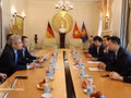 Les deux parties échangent leurs points de vue sur la situation de la coopération en matière d'investissement et les relations d'affaires entre Bac Ninh et ses partenaires allemands. Photo : VNA.