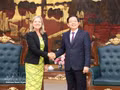Le vice-Premier ministre Ho Quoc Dung et Mariam Sherman, directrice nationale de la BM pour le Vietnam, le Cambodge et le Laos. Photo : VNA.