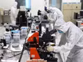 L'attraction des talents dans la recherche scientifique et technologique joue un rôle crucial. Photo : VNA.