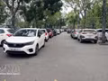 Voitures sur un parking public à Hai Phong. (Photo : VNA)