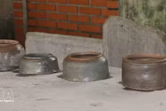 Des artefacts sont des ustensiles domestiques datant de la dynastie des Tran, soit entre les XIIIe et XIVe siècles. Photo : VNA.