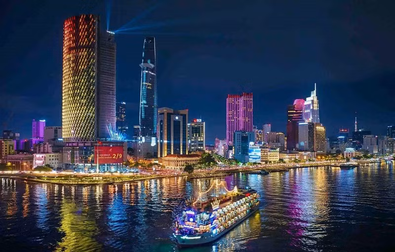 Avec ses sites historiques et culturels uniques, Hô Chi Minh-Ville est une destination attrayante aussi bien pour les touristes nationaux qu'internationaux. Photo : VNA.
