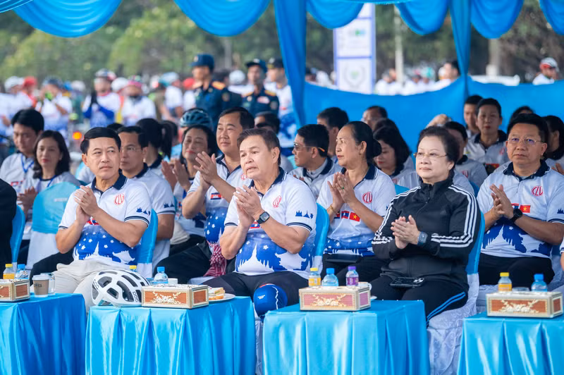 La course cycliste est placée sous les auspices de l’Assemblée nationale du Laos.