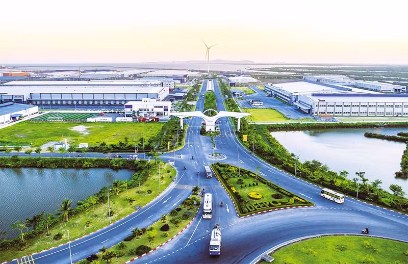 Le complexe industriel DEEP C, pionnier dans le développant des parcs industriels écologiques à Hai Phong. Photo : baodautu.vn
