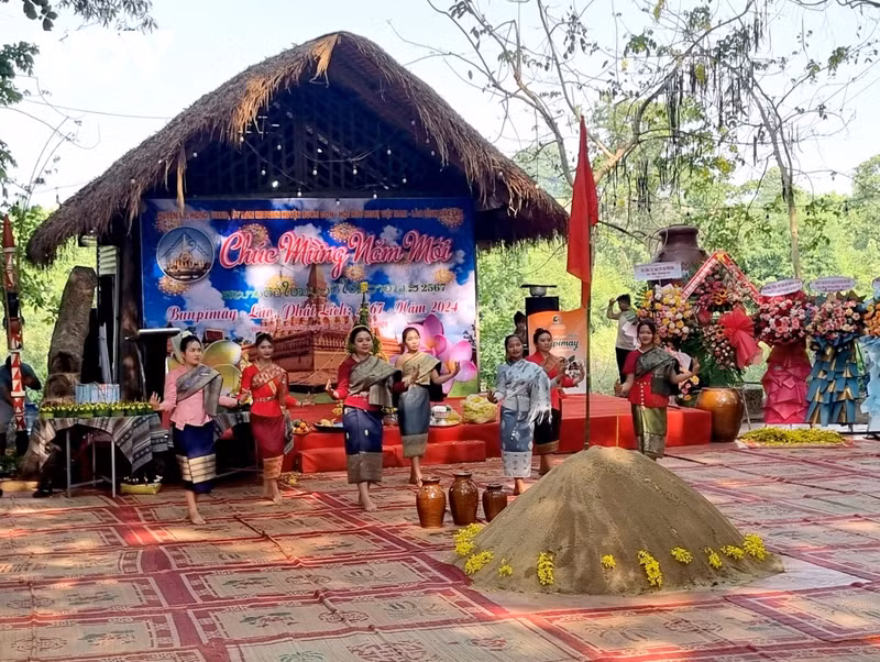 Durant la saison touristique d’été 2024, la province de Dak Lak s’efforce de renouveler et de diversifier ses produits et circuits touristiques afin d’enrichir les expériences des touristes. Photo: VOV.