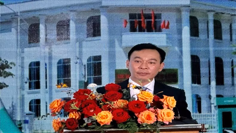 Le directeur du Centre pour la promotion des investissements, du commerce et du tourisme de Ninh Thuân, Truong Van Tiên, s'exprime lors de la cérémonie. Photo : NDEL. Le directeur du Centre pour la promotion des investissements, du commerce et du tourisme de Ninh Thuân, Truong Van Tiên, s'exprime lors de la cérémonie. Photo : NDEL.