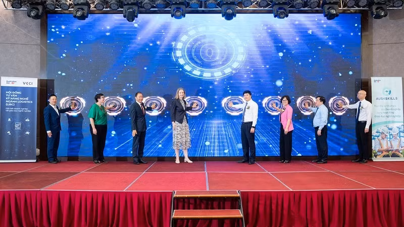 Les délégués lors de la cérémonie de publication des rapports de prévision sur les besoins de compétences dans les secteurs portuaire et logistique du Vietnam, le 26 juin à Hai Phong. Photo: Ambassade d'Australie au Vietnam.