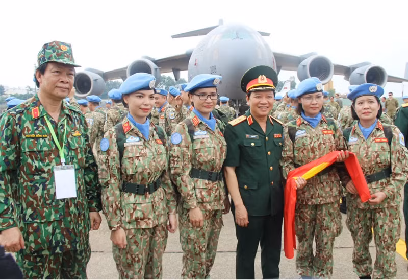 Les femmes soldats vietnamiennes jouent un rôle actif dans les opérations de maintien de la paix de l'ONU. Photo : VNA.